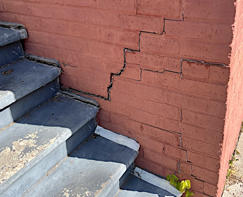 house leveling cracks